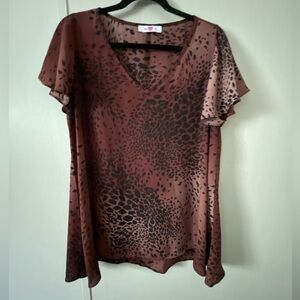 BUDDY LOVE Women's Brown Leopard Print V-Neck Top